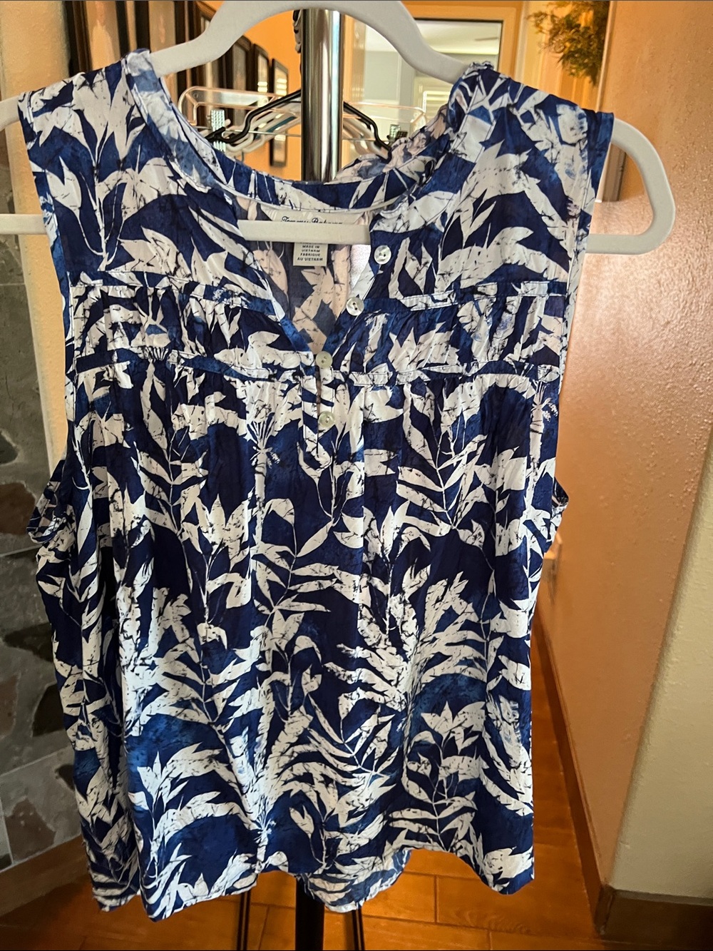 Tommy Bahama Navy and White Leaf-Print Sleeveless Camisole